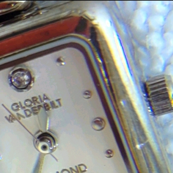 •𝙂𝙇𝙊𝙍𝙄𝘼 𝙑𝘼𝙉𝘿𝙀𝙍𝘽𝙄𝙇𝙏•𝙒𝘼𝙏𝘾𝙃• - Picture 11 of 15